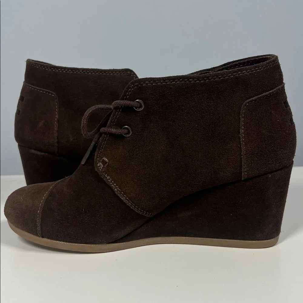 Toms Women's Chocolate Brown Suede Wedge Boots‎ Comfortable Shoes Size 9.5